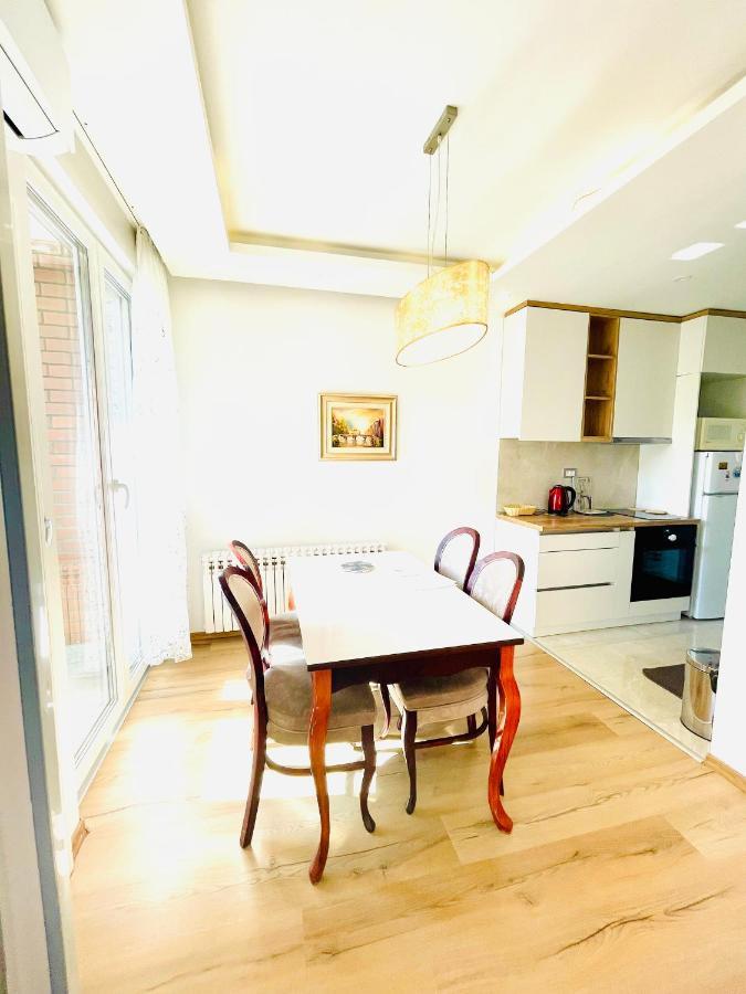 Apartman Centar Sa Sigurnim Parkingom Saraievo Exterior foto
